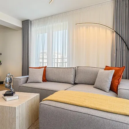 Nokturna Lyra Coresi Kasper With Parking Брашов