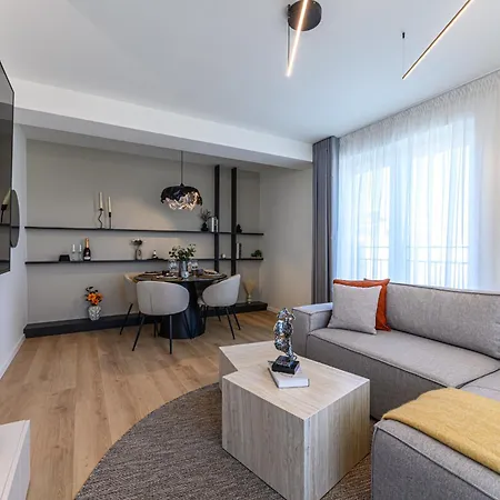 Апартаменти Nokturna Lyra Coresi Kasper With Parking *