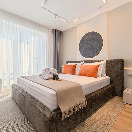 Nokturna Lyra Coresi Kasper With Parking Braşov