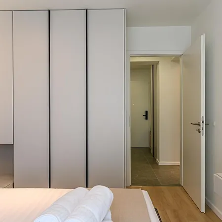 Апартаменти Nokturna Lyra Coresi Kasper With Parking