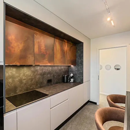 Nokturna Lyra Coresi Kasper With Parking *