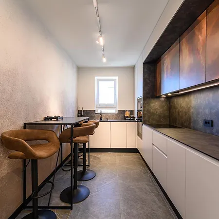 Appartement Nokturna Lyra Coresi Kasper With Parking Braşov