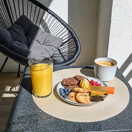 Nokturna Lyra Coresi Kasper With Parking Апартаменти