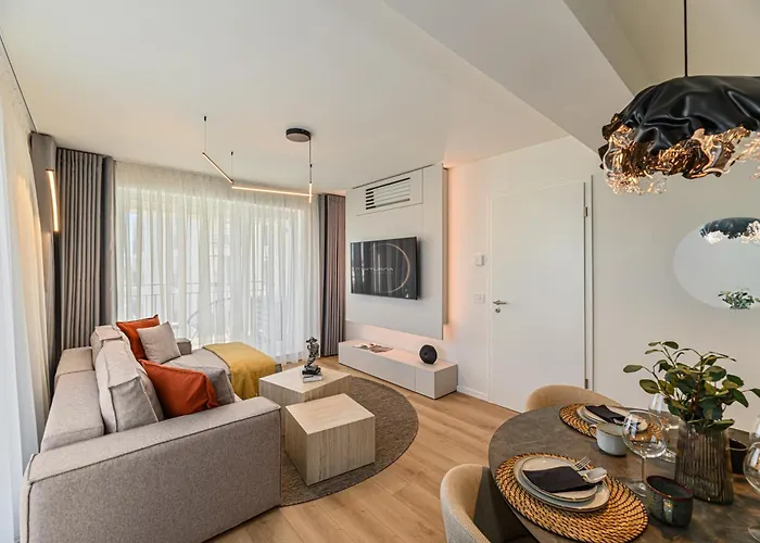 Appartement Nokturna Lyra Coresi Kasper With Parking *