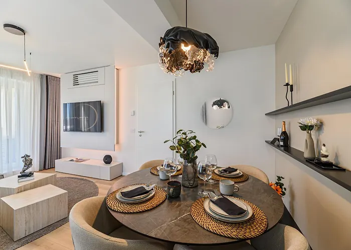 Appartement Nokturna Lyra Coresi Kasper With Parking