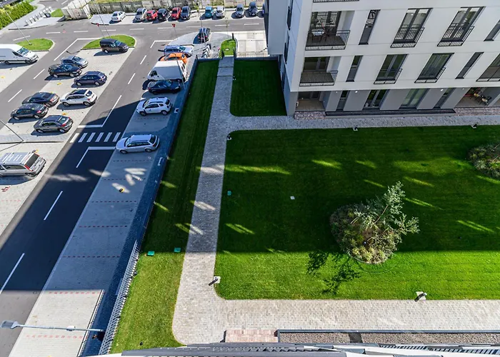 Nokturna Lyra Coresi Kasper With Parking Braşov