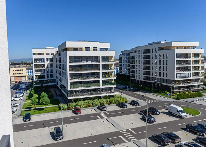 Nokturna Lyra Coresi Kasper With Parking Braşov